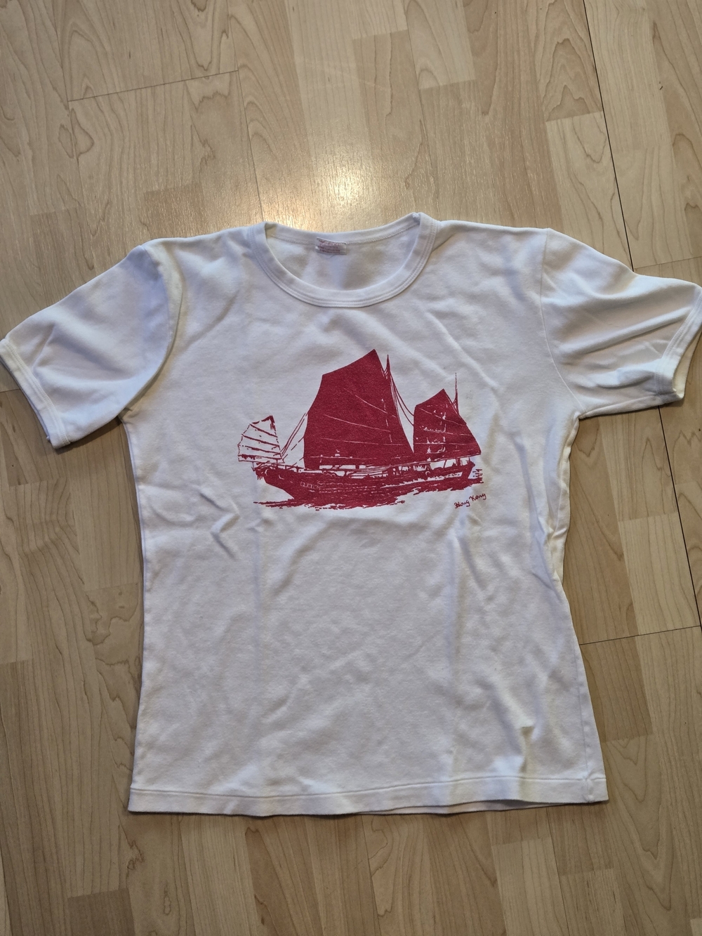 Vintage Hong Kong Red Sailboat Youll Want To Stay Longer Large T Shirt